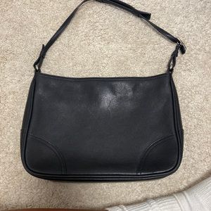 Super Cute COACH leather shoulder bag